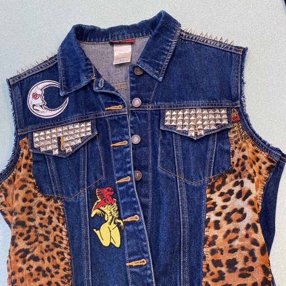 Battle Vest- Horror themed with patches and studs. - Picture 7 of 7
